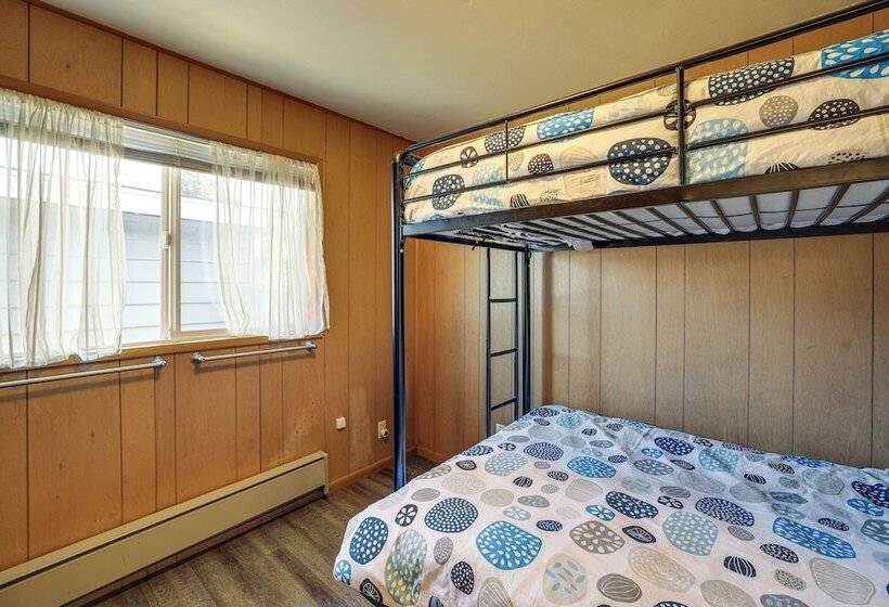 Oceanfront Cottage W/ Patio & Views In Birch Bay!