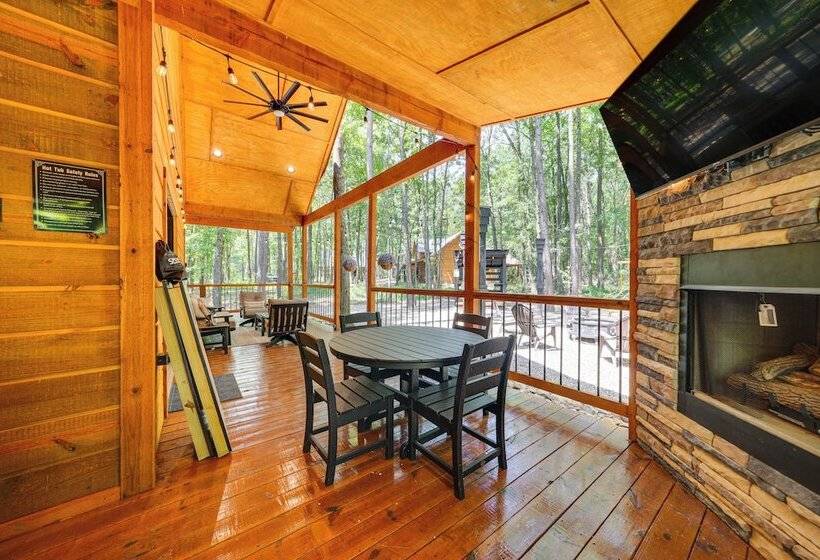 Broken Bow Cabin Near Choctaw Casino: Hot Tub!
