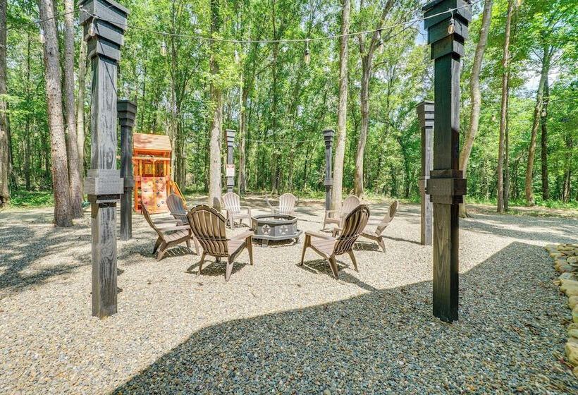 Broken Bow Cabin Near Choctaw Casino: Hot Tub!