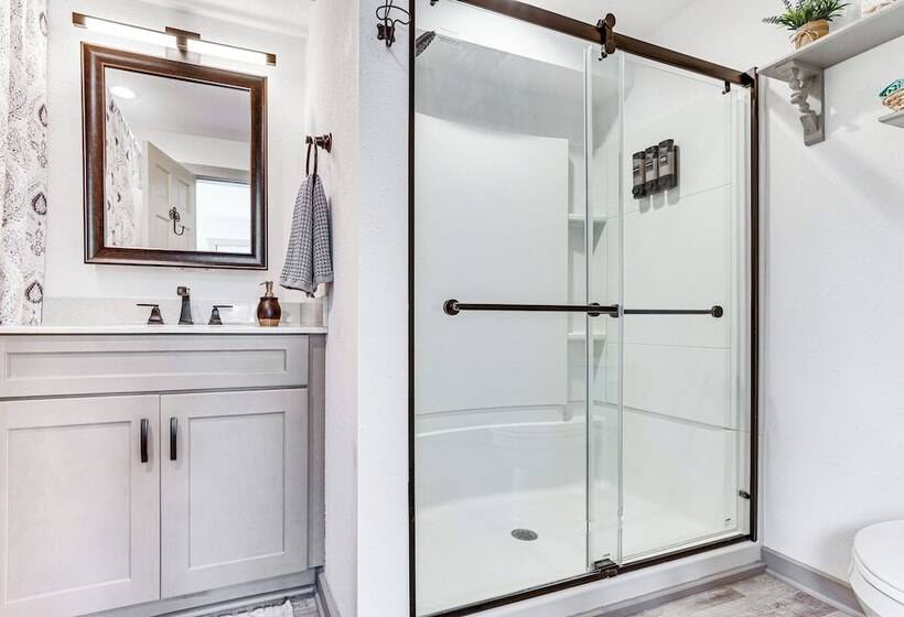 Cambridge Cabin   3 Min Walk To Lake Ripley!