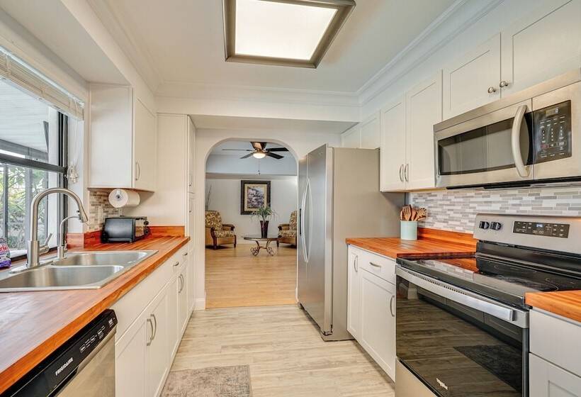 Waterfront Home W/ Gulf Access & Fishing Dock