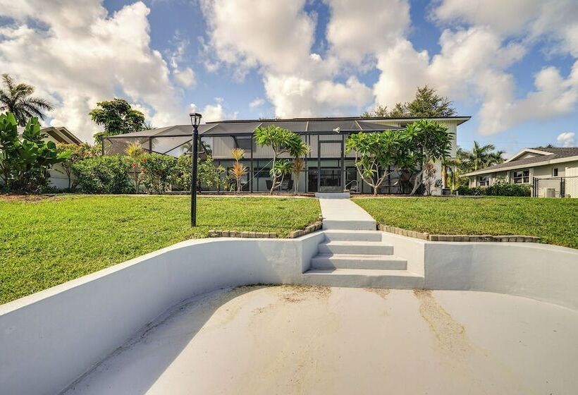 Waterfront Home W/ Gulf Access & Fishing Dock