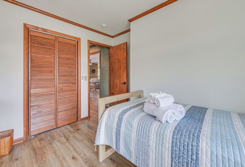 Canal Front Home W/ Deck: Walk To Holden Beach!