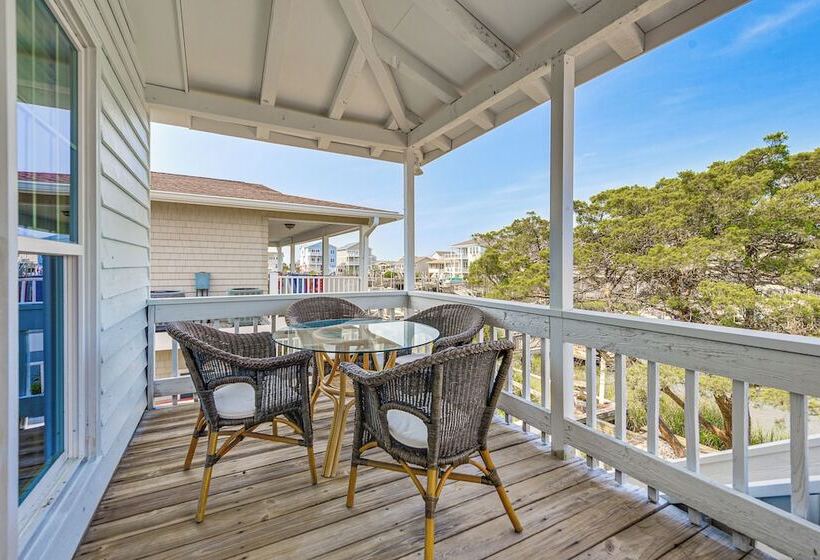 Canal Front Home W/ Deck: Walk To Holden Beach!
