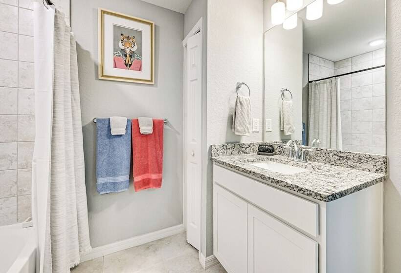 Saltwater Pool & Game Room: Gulf Coast Retreat