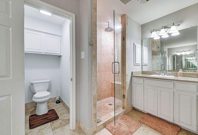 10 Mi To Lake Lewisville: Carrollton Home W/ Pool