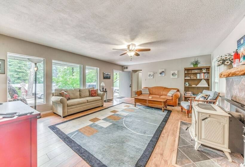 Central Cloudcroft Retreat W/ Wood Burning Stove!