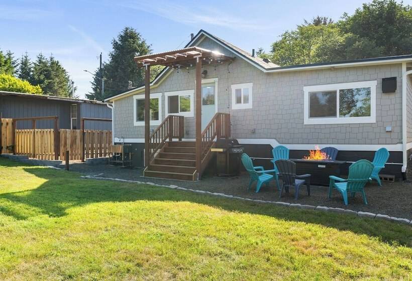 1/2 Mi To Ocean: Copalis Beach Hideaway!