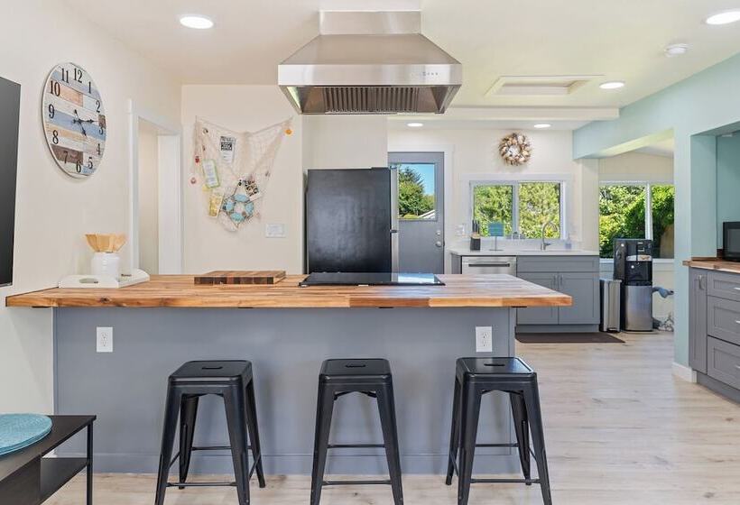 1/2 Mi To Ocean: Copalis Beach Hideaway!