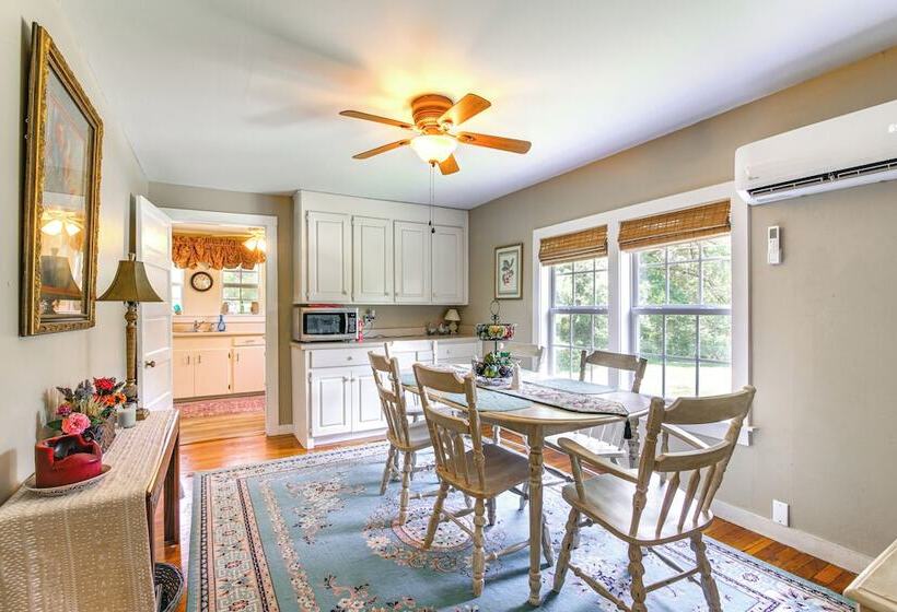 Charming Country Home W/ Yard   14 Mi To Ole Miss!