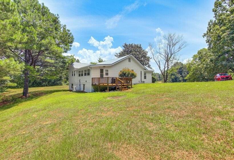 Charming Country Home W/ Yard   14 Mi To Ole Miss!