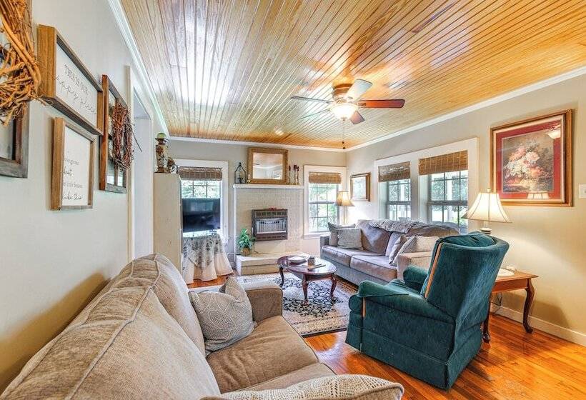 Charming Country Home W/ Yard   14 Mi To Ole Miss!