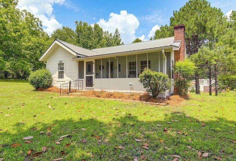 Charming Country Home W/ Yard   14 Mi To Ole Miss!