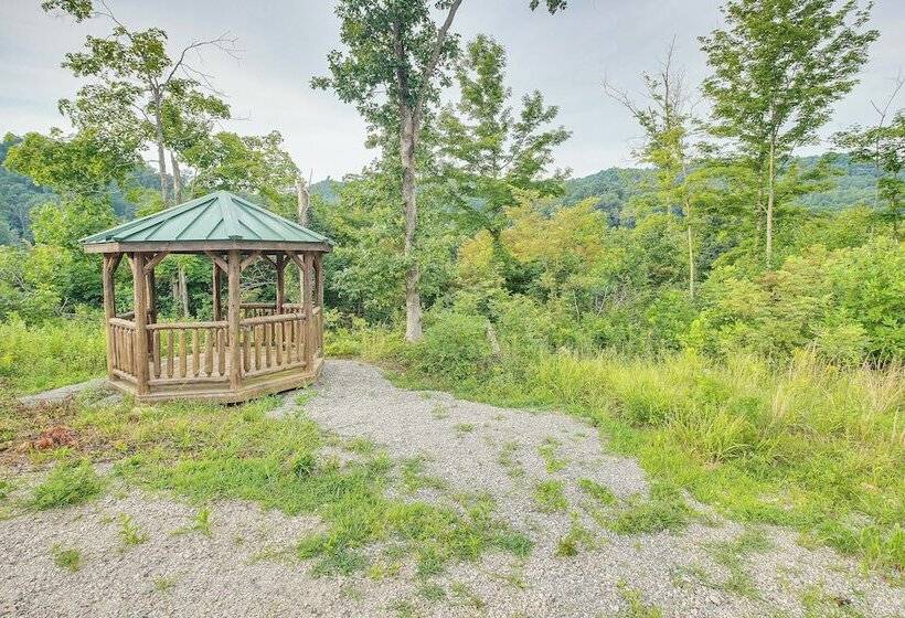 Chillicothe Cabin Near Hocking Hills State Park!