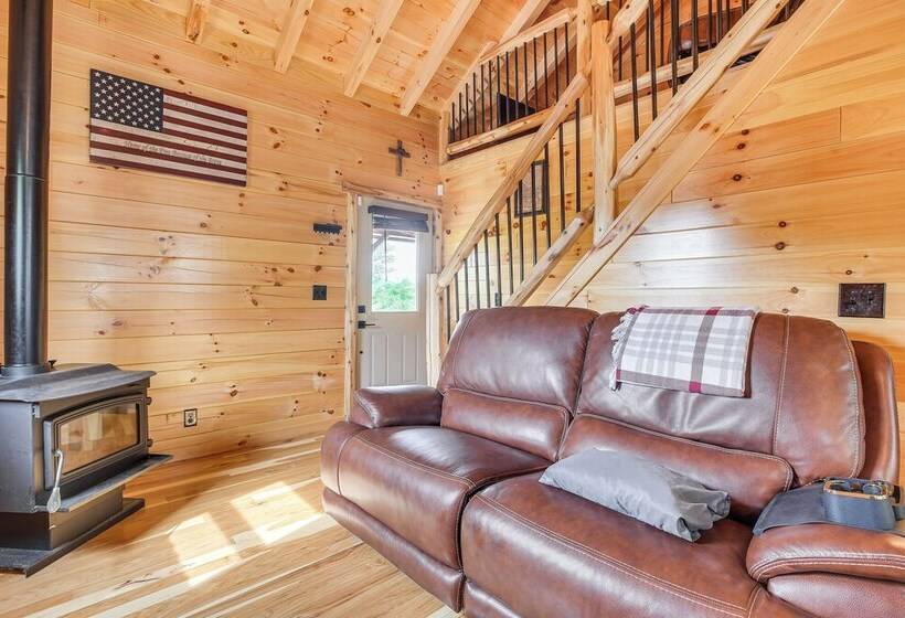 Chillicothe Cabin Near Hocking Hills State Park!