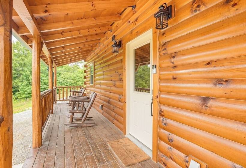 Chillicothe Cabin Near Hocking Hills State Park!