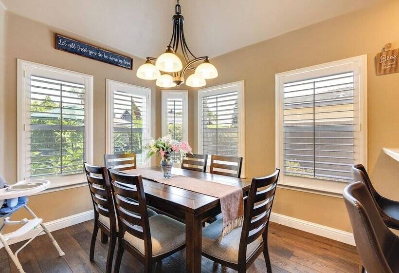 Clovis Retreat W/ Patio & Yard ~ 3 Mi To Old Town!