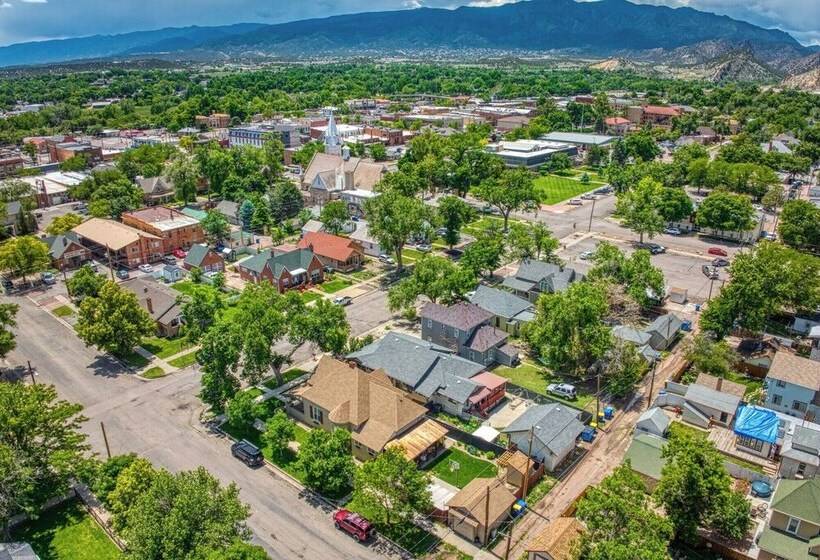 Walk To Dtwn: Colorful Cañon City Home W/ Grill!