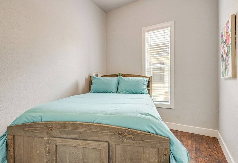 Walk To Dtwn: Colorful Cañon City Home W/ Grill!