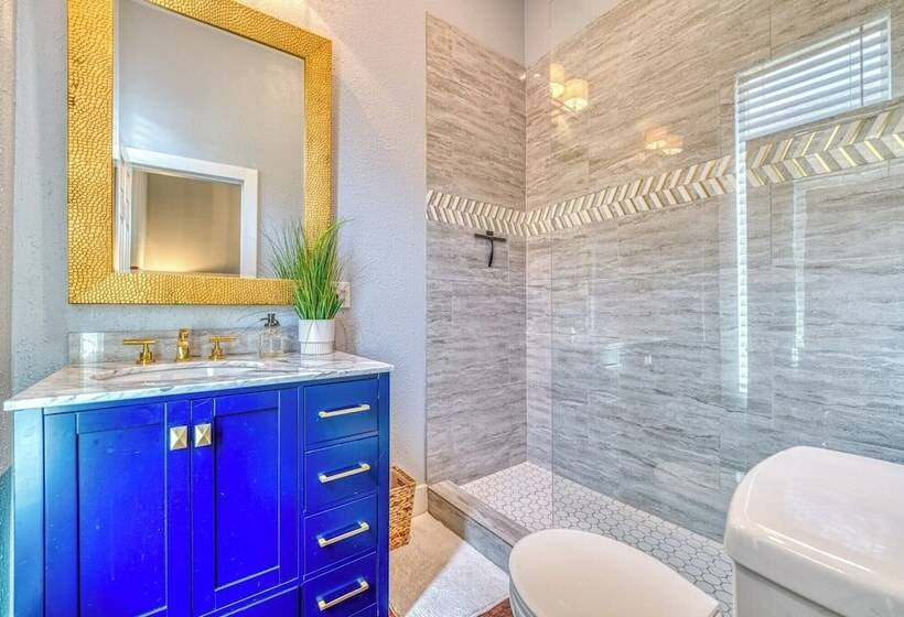 Walk To Dtwn: Colorful Cañon City Home W/ Grill!