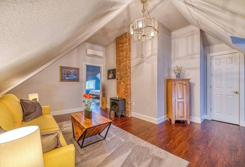 Walk To Dtwn: Colorful Cañon City Home W/ Grill!