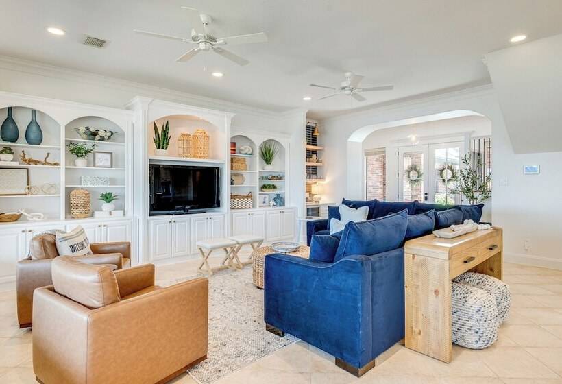 Conroe Lake House: Luxe Pool, Private Dock & Games