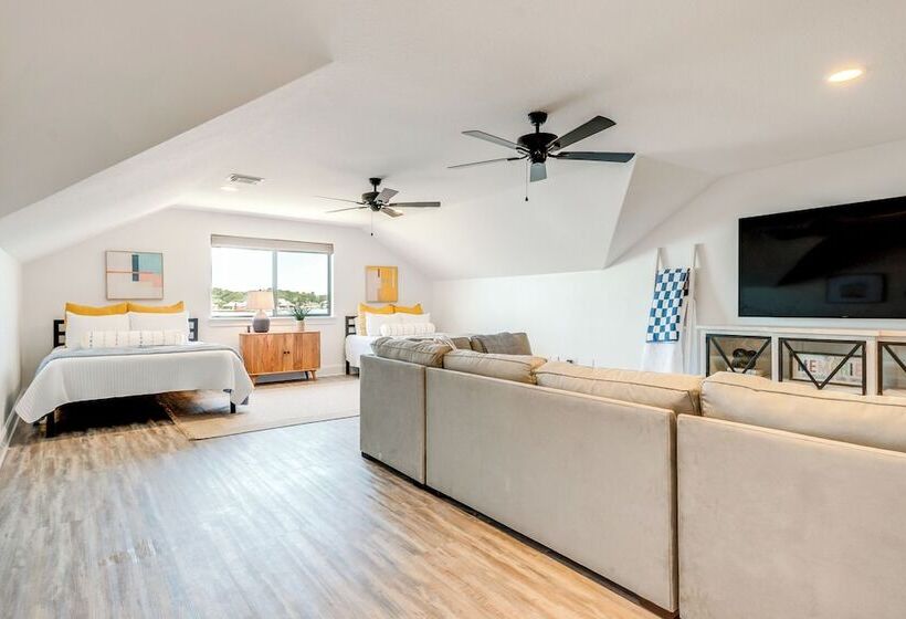 Conroe Lake House: Luxe Pool, Private Dock & Games