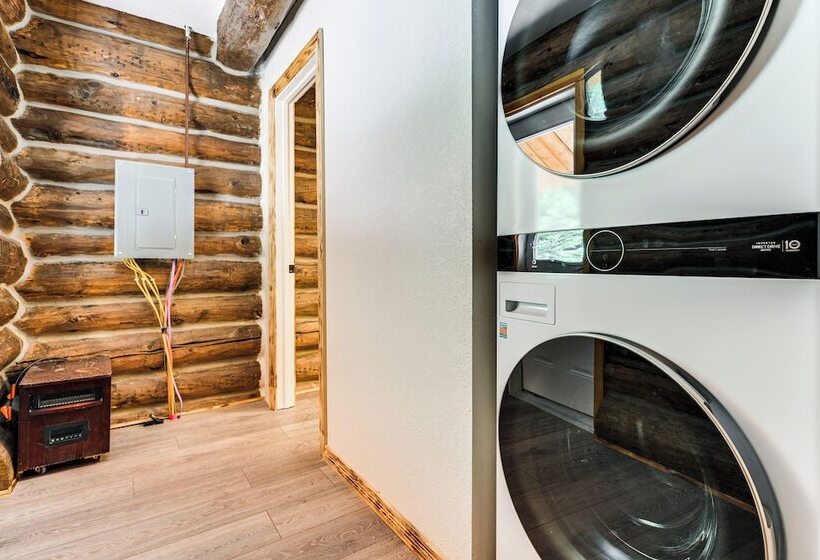 Cozy Melrose Cabin W/ Fire Pit: Walk To River!