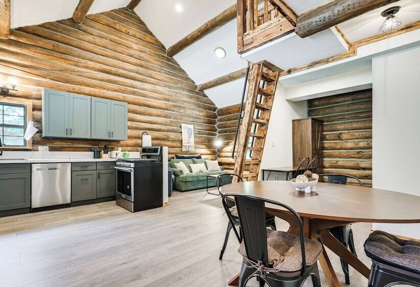 Cozy Melrose Cabin W/ Fire Pit: Walk To River!