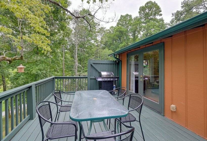 Robbinsville Apt In Converted Gas Station