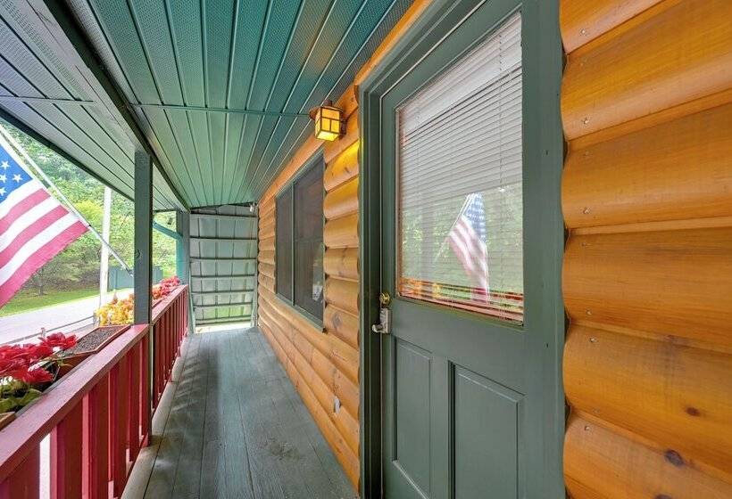 Robbinsville Apt In Converted Gas Station