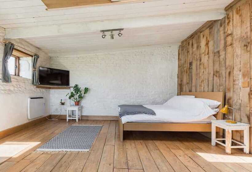 Cozy Studio At Crackstone Barns In Minchinhampton