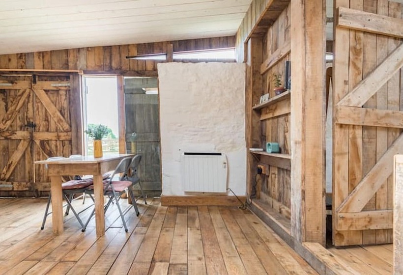 Cozy Studio At Crackstone Barns In Minchinhampton