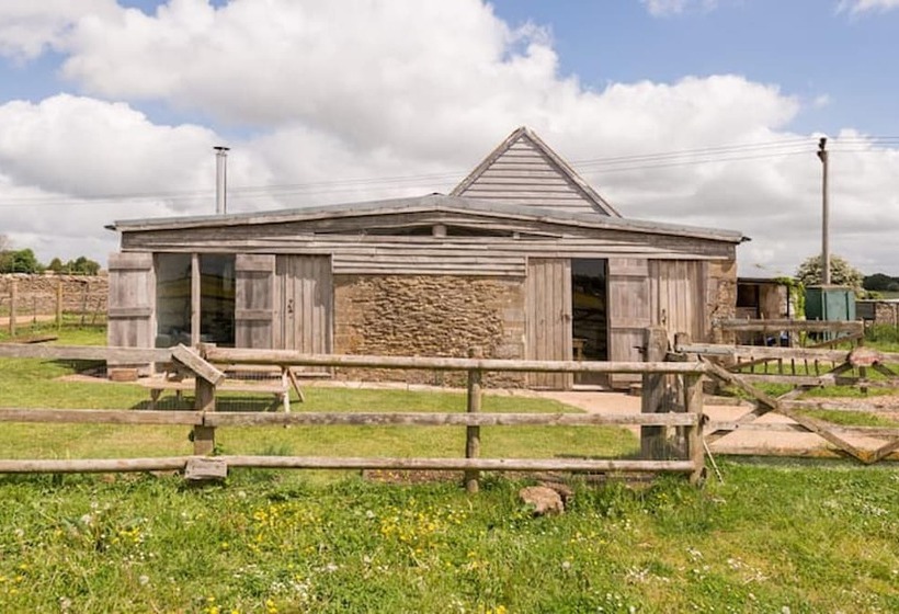 Cozy Studio At Crackstone Barns In Minchinhampton