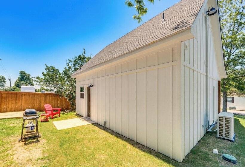 Cozy Two Peaks Home Near Lake Texoma State Park!
