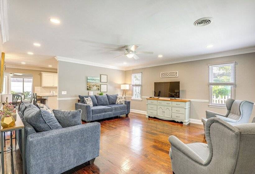 Cute Pawleys Island Home: Swim, Golf, Shop & More!