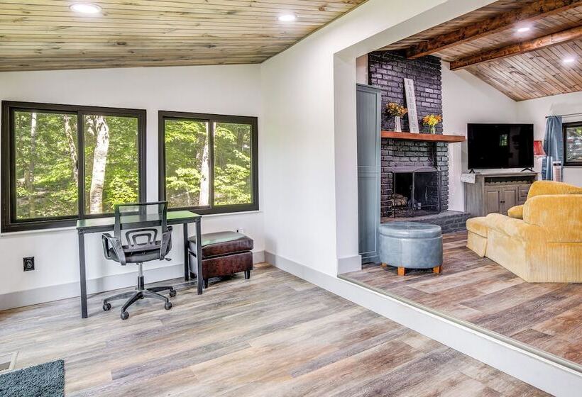 Dandridge Home On Douglas Lake W/ Hot Tub & Dock!