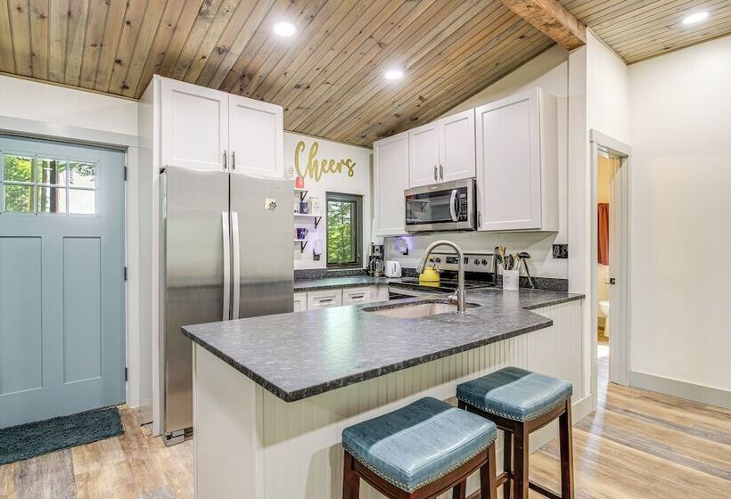 Dandridge Home On Douglas Lake W/ Hot Tub & Dock!