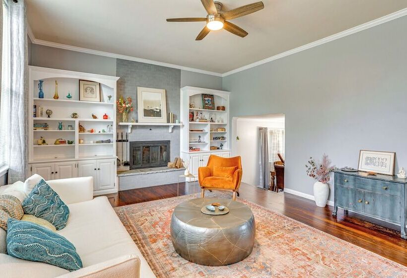 Dutch Country Home Near Family Attractions!