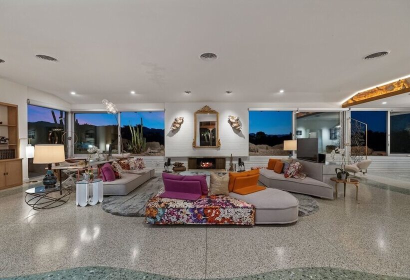 Eccentric Estate By Avantstay Empire Polo Views