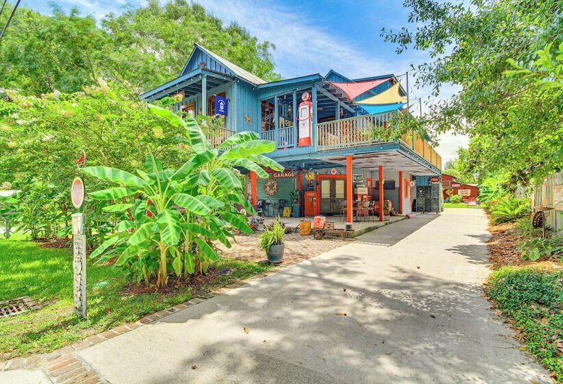 Eclectic Mandeville Home: Walk To Lakefront Park