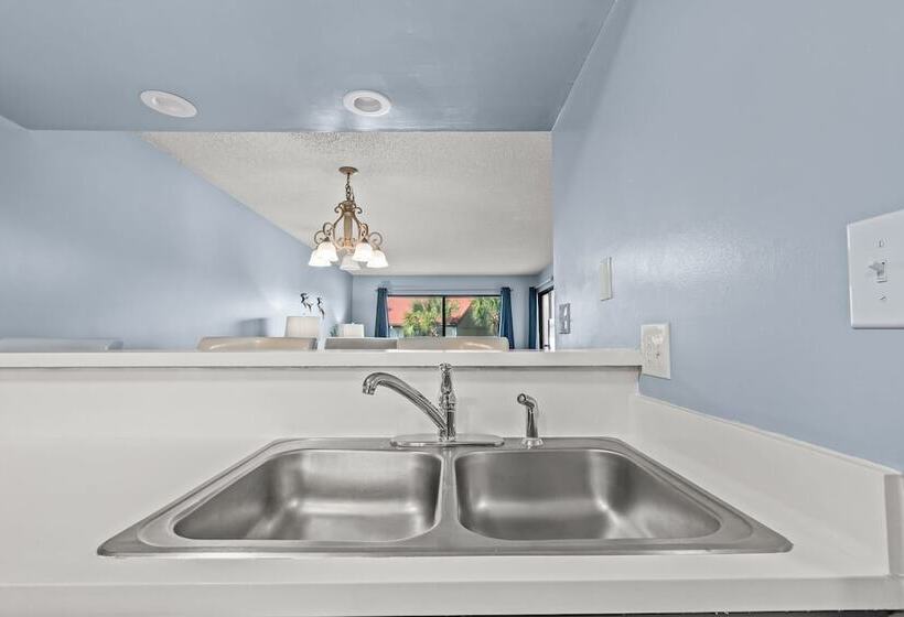 Lazy Lagoon By Avantstay Pool + Resort Access