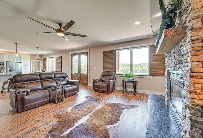 Unique Stay: Barndominium Near Rough River Lake!