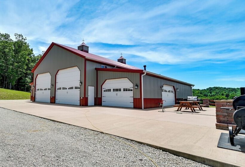 Unique Stay: Barndominium Near Rough River Lake!