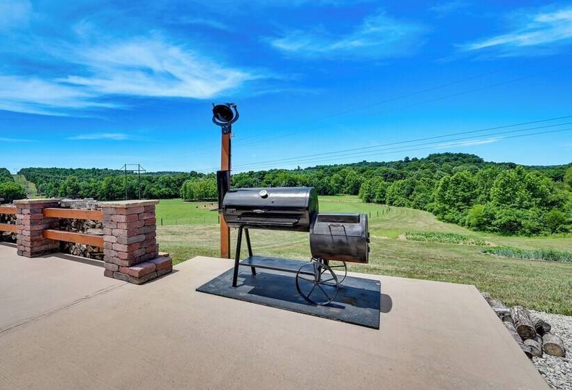 Unique Stay: Barndominium Near Rough River Lake!