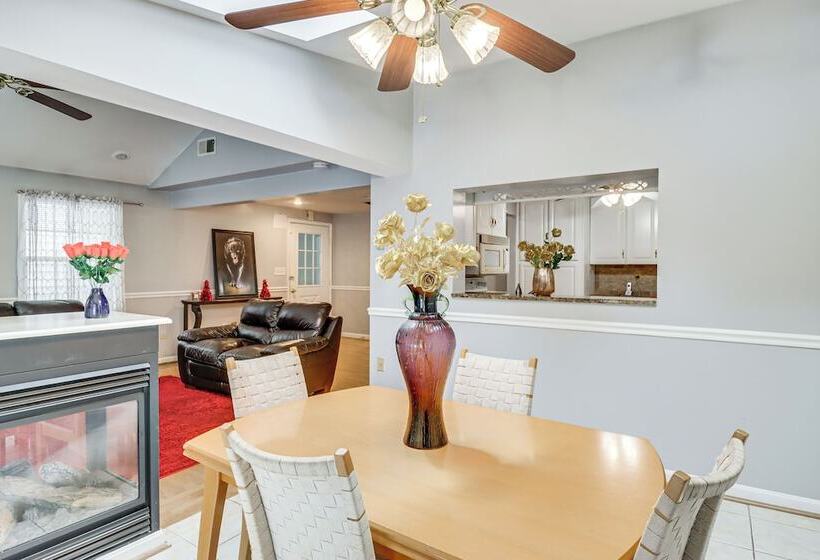 Family Friendly Home W/ Grill: 15 Mi To Baltimore!