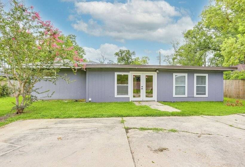 Fully Renovated Home ~ 1 Mi To Downtown Hammond!