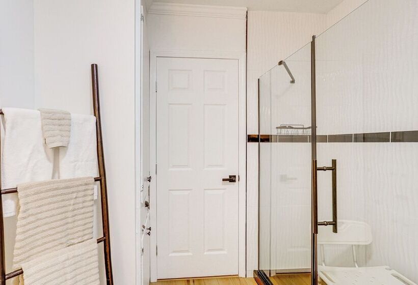 Fully Renovated Home ~ 1 Mi To Downtown Hammond!