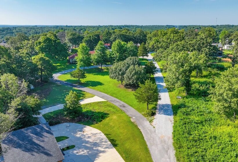 Grove Cabin W/ Private Hot Tub Near Grand Lake!