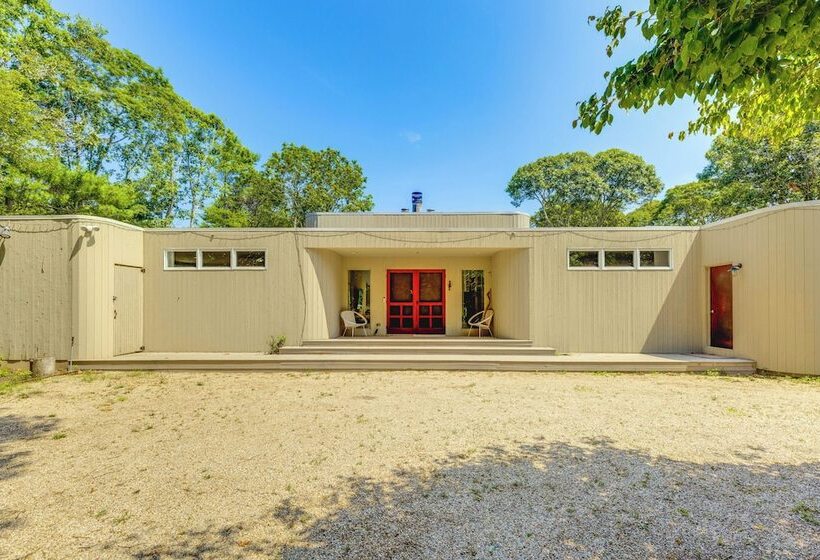 Hamptons Home W/ Private Pool, 1 Mi To Beach!